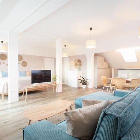 Loewe Apartment Blau Neuhausen Am Rheinfall Exteriör bild