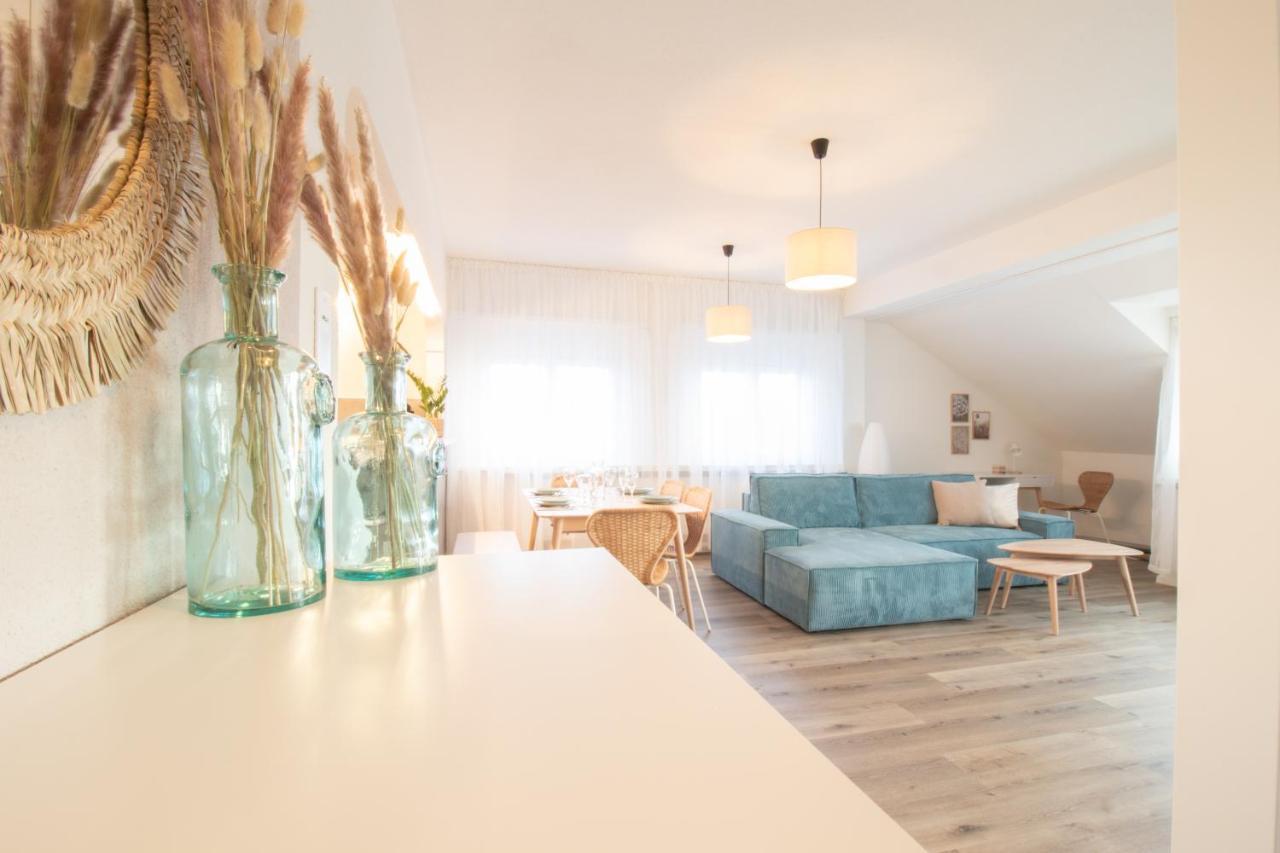 Loewe Apartment Blau Neuhausen Am Rheinfall Exteriör bild
